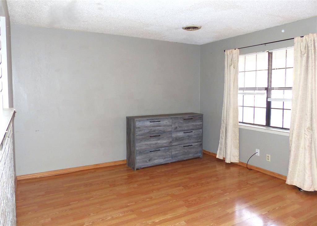 115 South, Brady, TX 76825