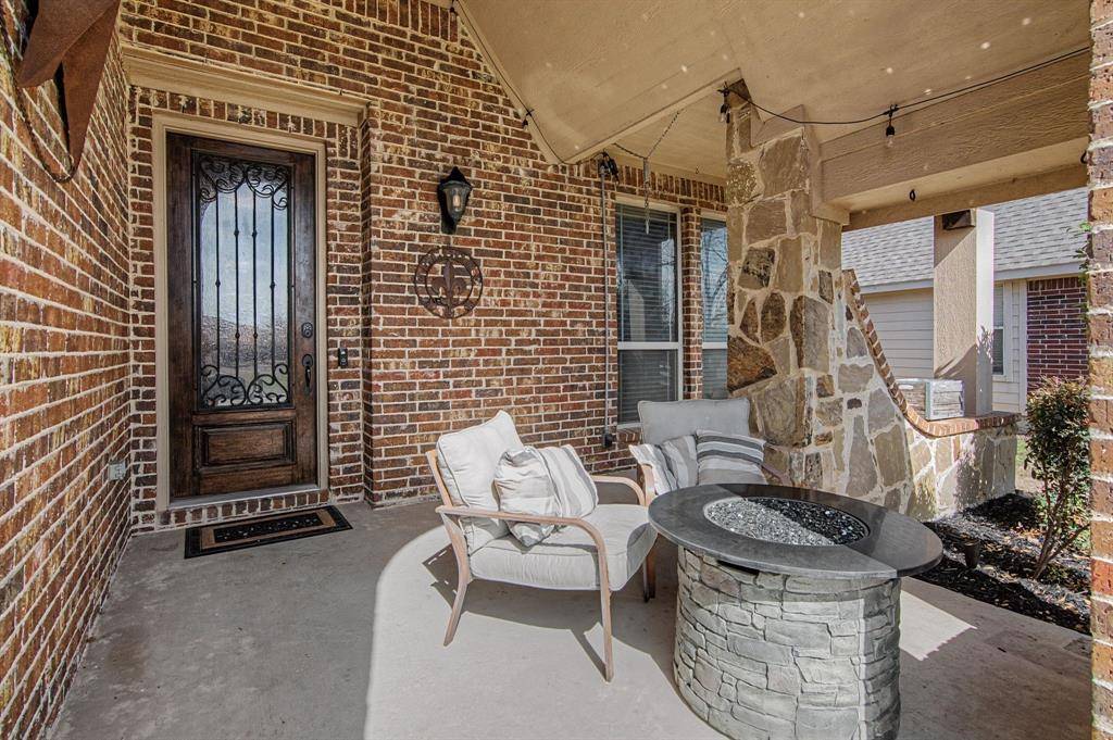 5728 Brookside Drive, Denton, TX 76226