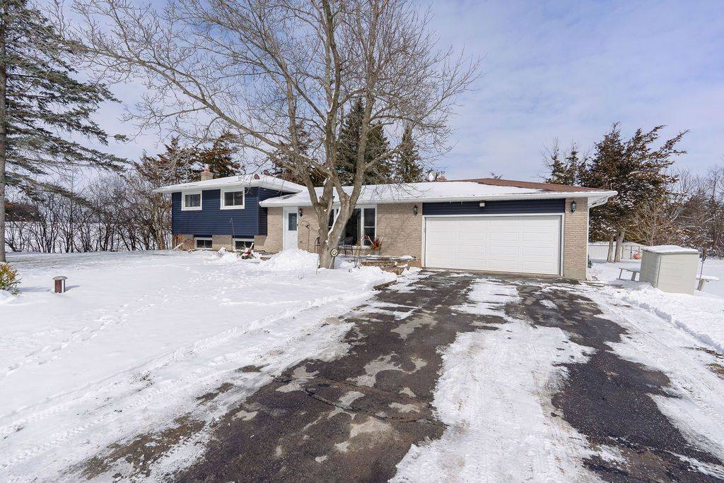 202 Huntingwood DR, Quinte West, ON K8N 4Z5