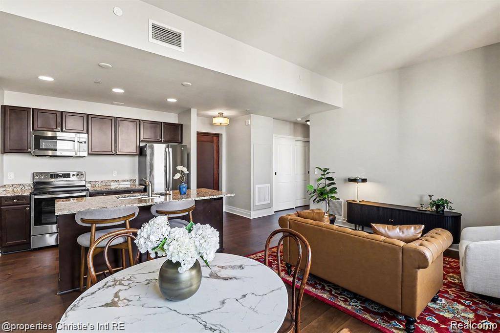 1 Park Avenue #1711, Detroit, MI 48226