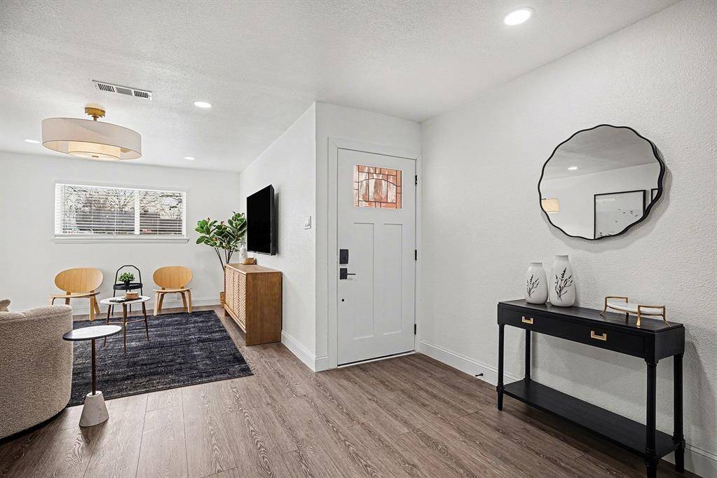 716 E Pecan Street #722, Hurst, TX 76053