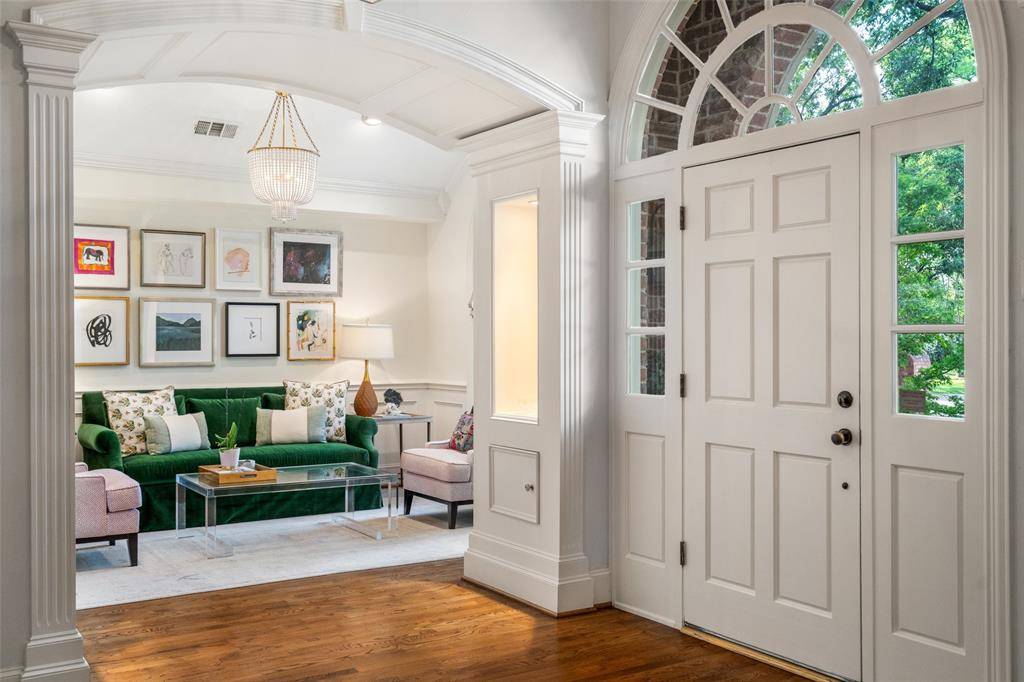 4710 Bobbitt Drive, Dallas, TX 75229