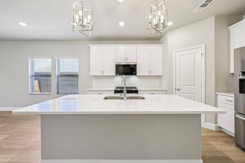 4011 Granbury Drive, Farmersville, TX 75442