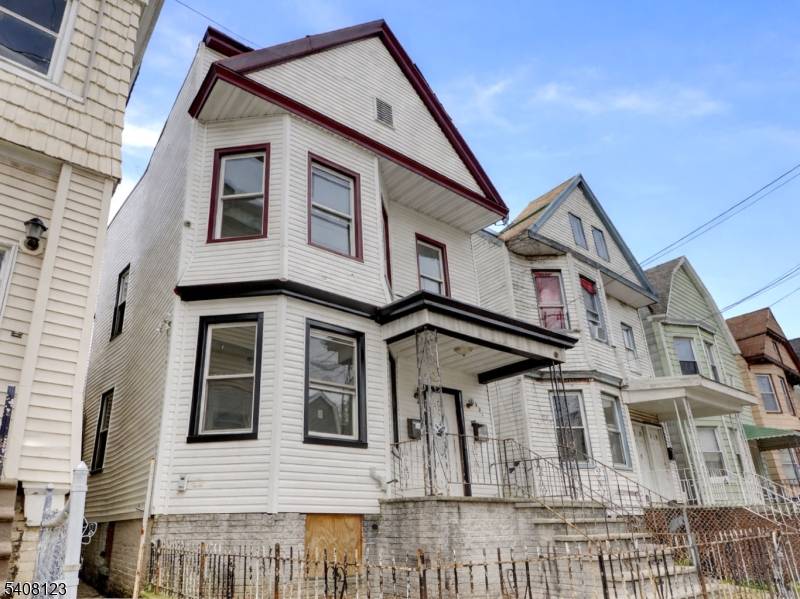 221 Bayview Ave, Jersey City, NJ 07305