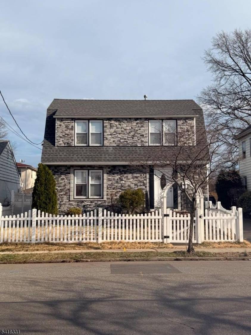 32 Cedar Ave, Linden City, NJ 07036