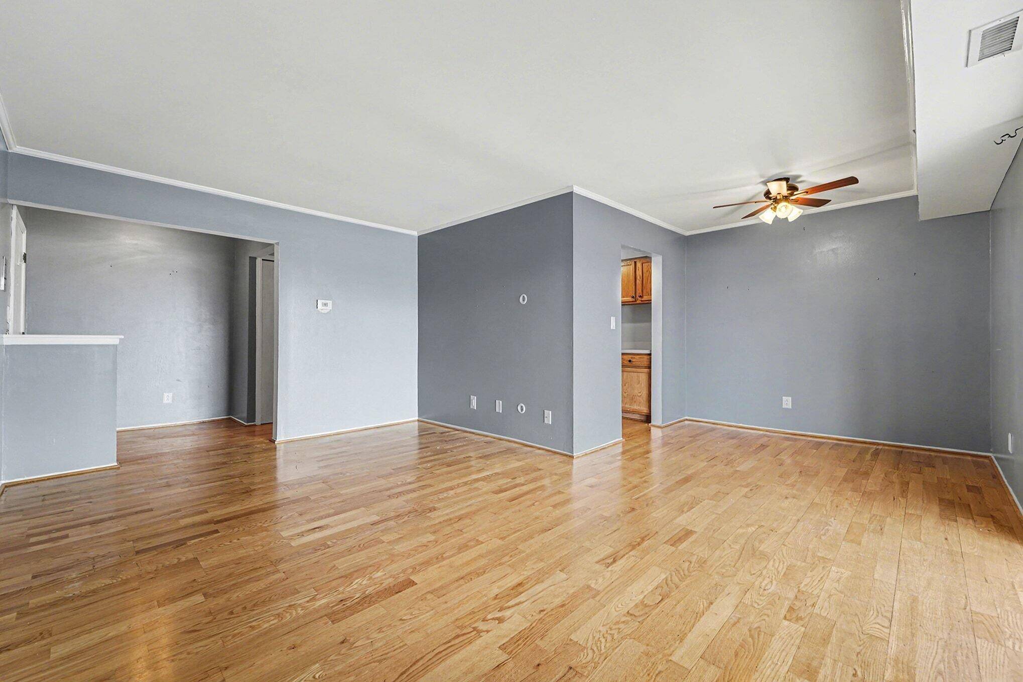 2070 Fort ST #G-4, Trenton City, MI 48183