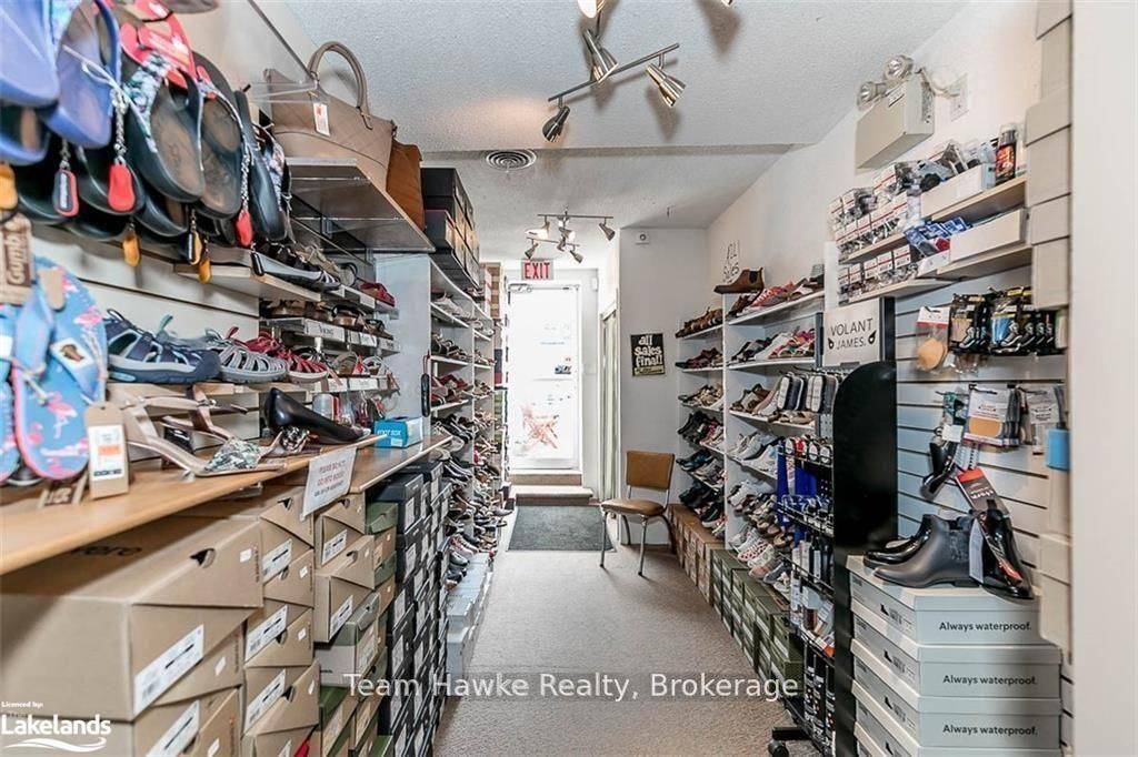 261 KING ST, Midland, ON L4R 3M4