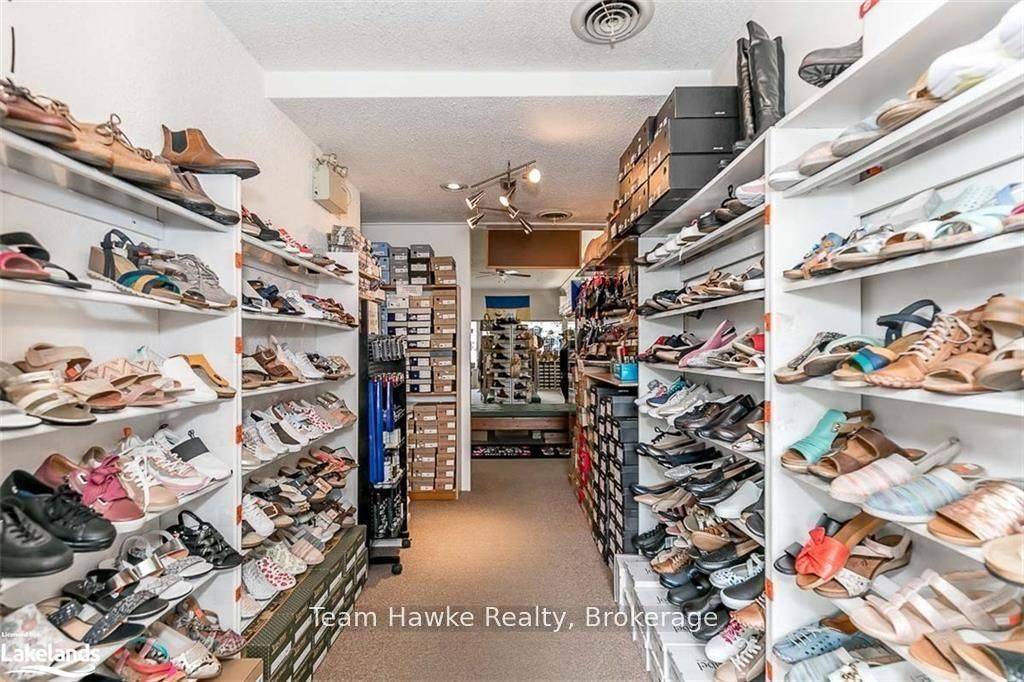261 KING ST, Midland, ON L4R 3M4