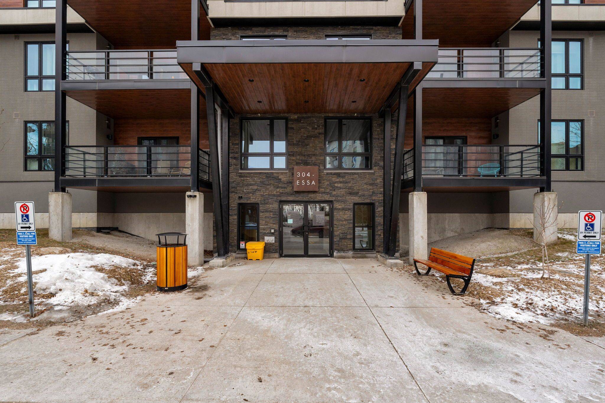 304 Essa RD #103, Barrie, ON L9J 0H4