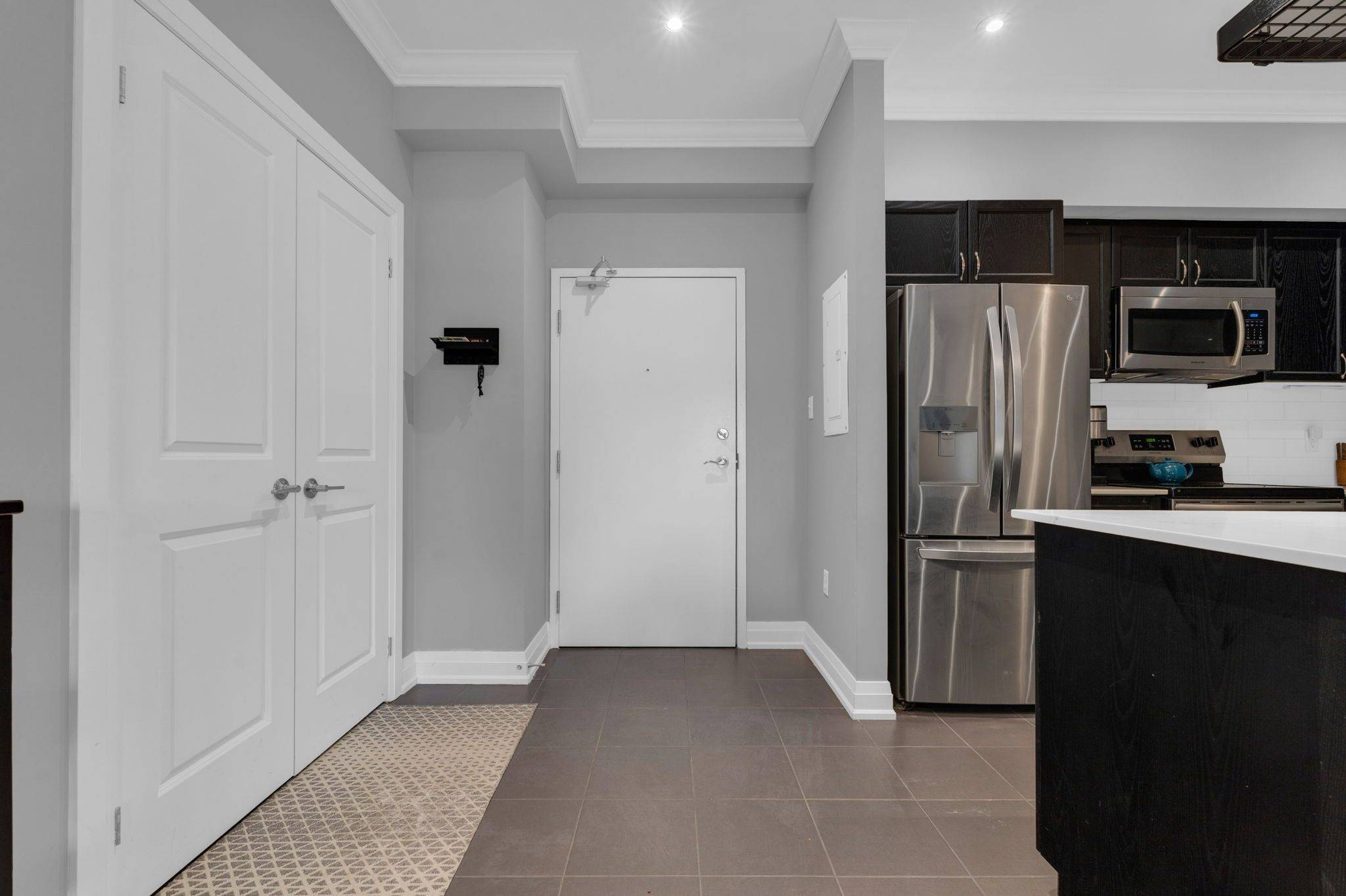 304 Essa RD #103, Barrie, ON L9J 0H4