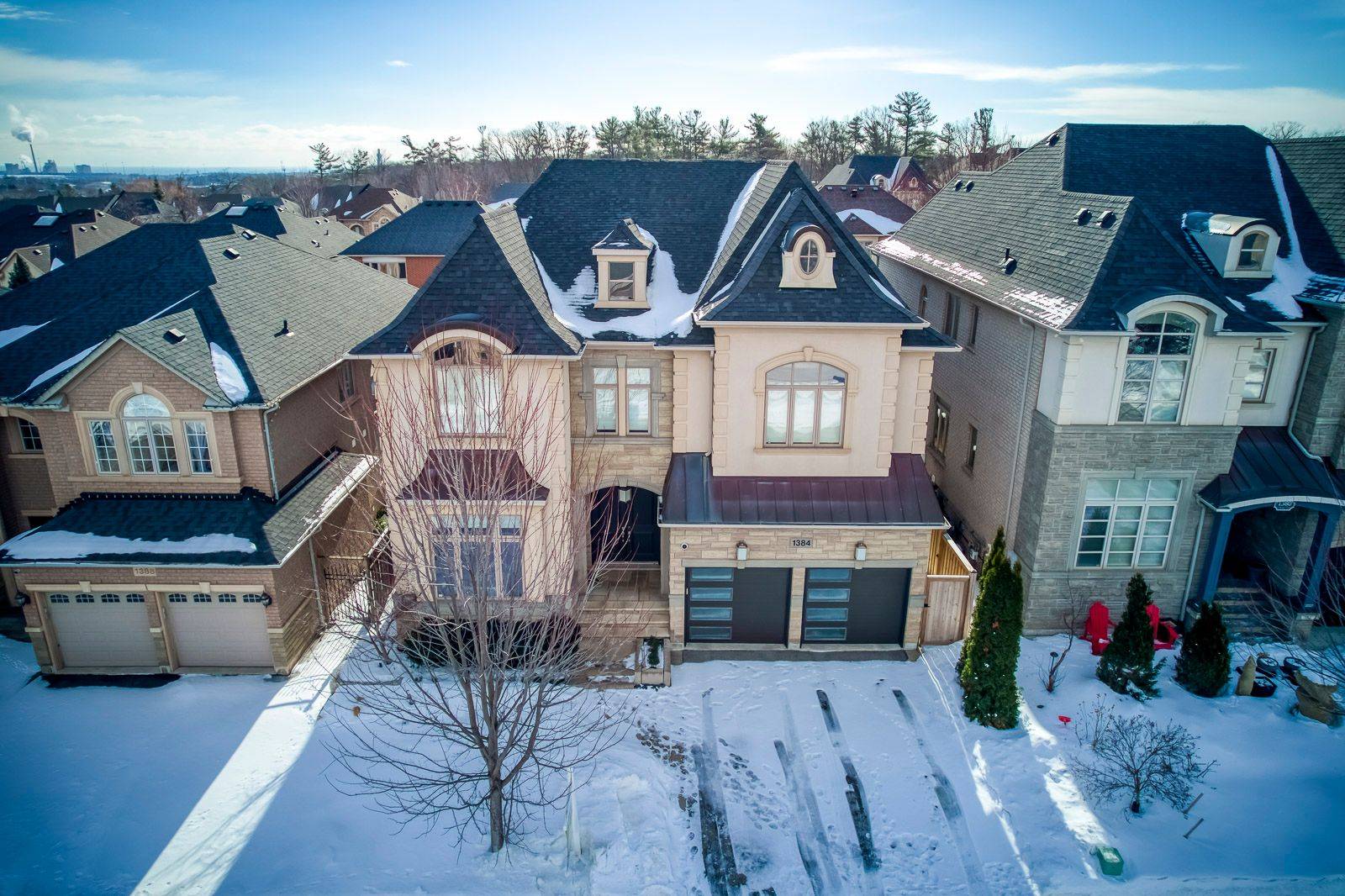 1384 Pinery CRES, Oakville, ON L6H 7J7