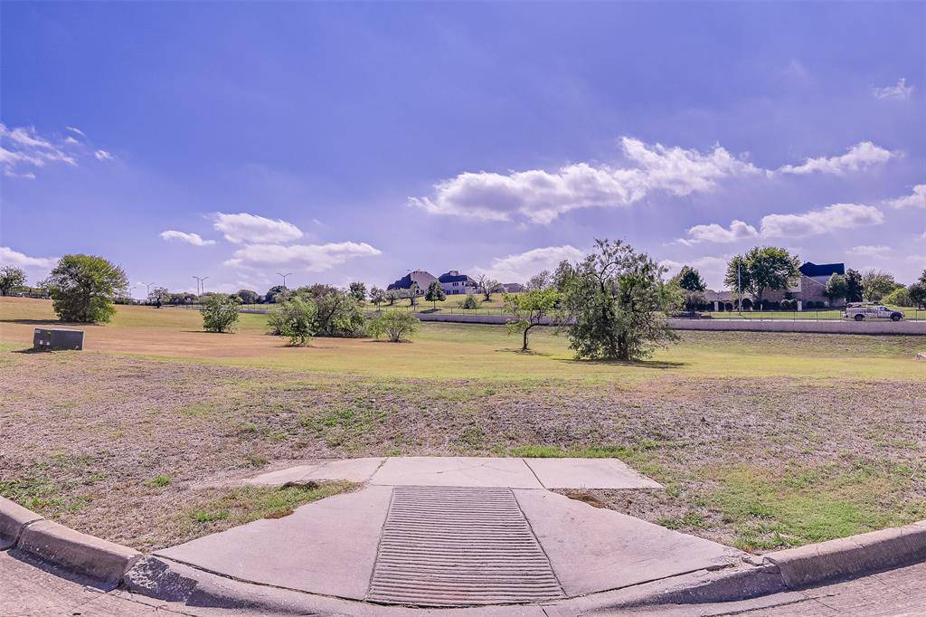 435 Breezeway Court, Cedar Hill, TX 75104