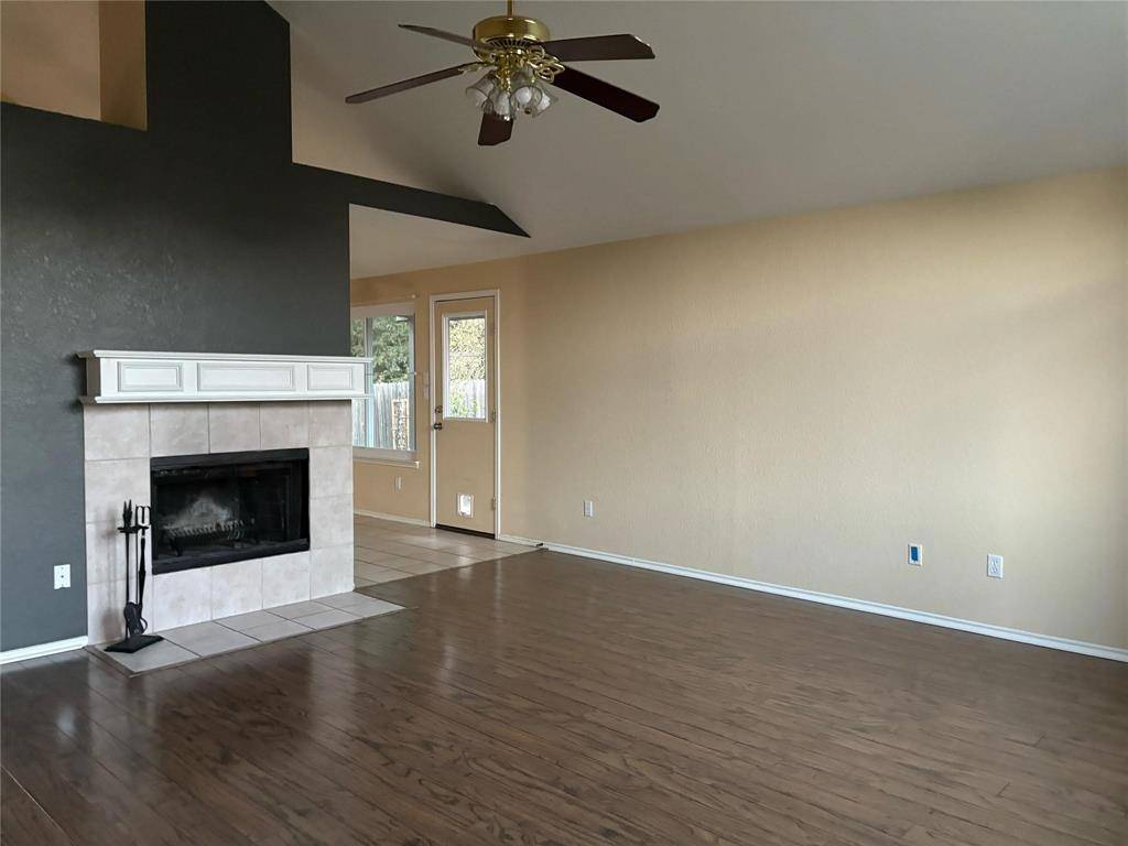 1210 Hidden Oaks Drive, Mansfield, TX 76063