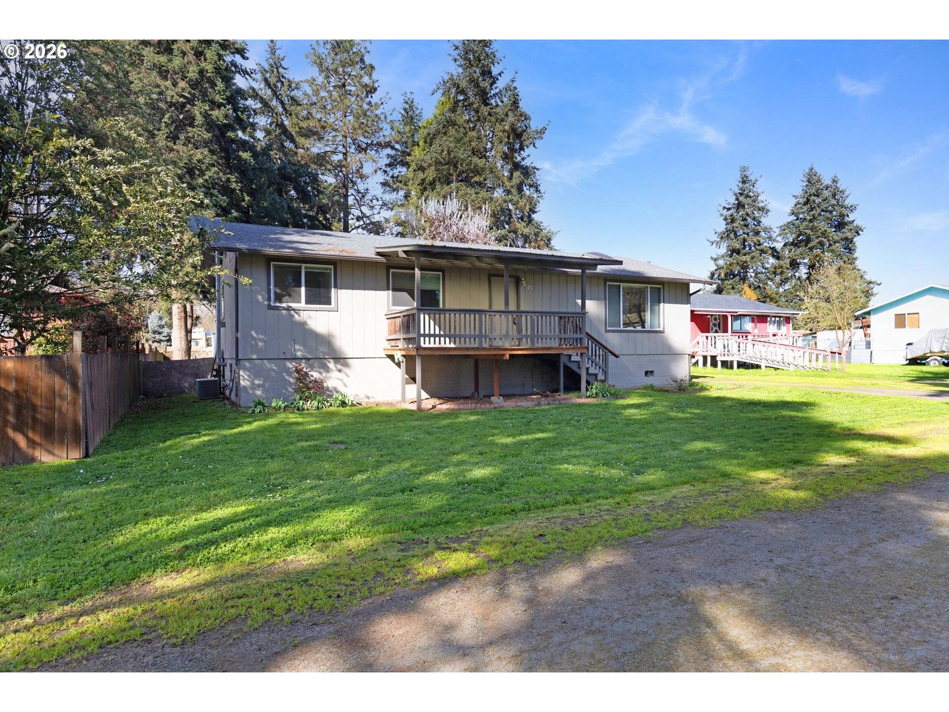 171 2ND ST, Dillard, OR 97432