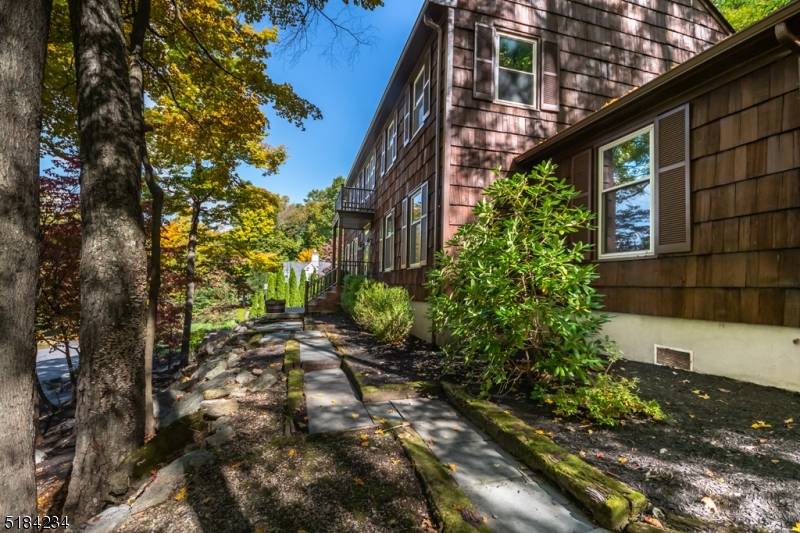 30 Cardinal Rd, Allamuchy Twp., NJ 07840