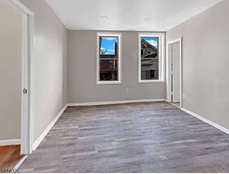 84 2Nd St #4, Elizabeth City, NJ 07206