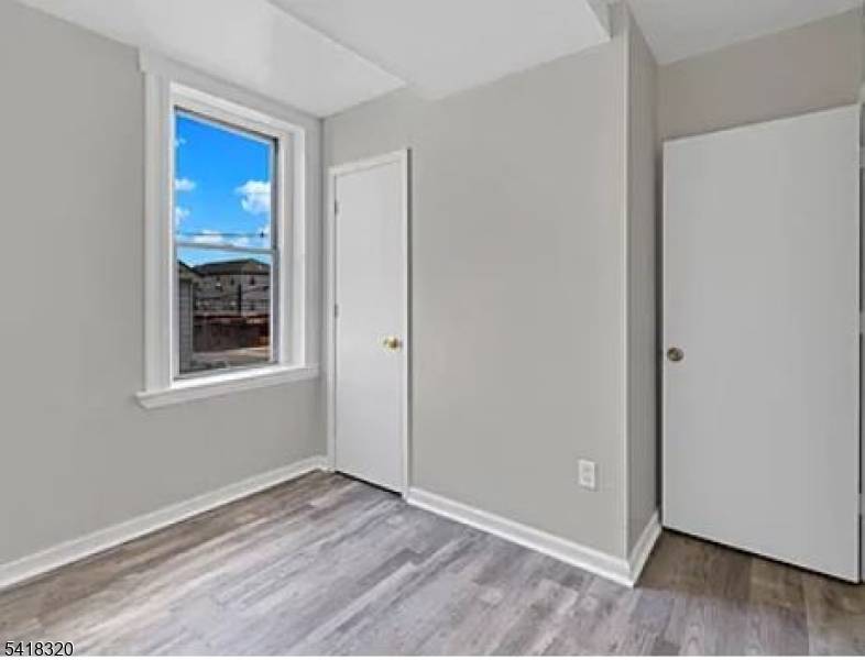 84 2Nd St #4, Elizabeth City, NJ 07206