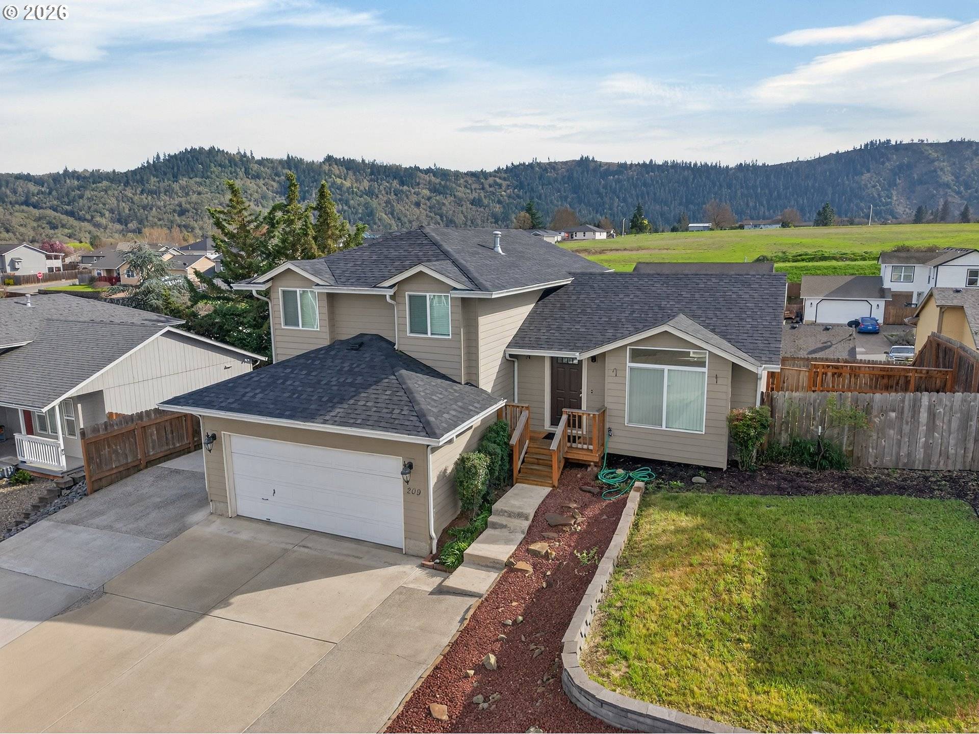 209 NE ROSE RIDGE DR, Winston, OR 97496