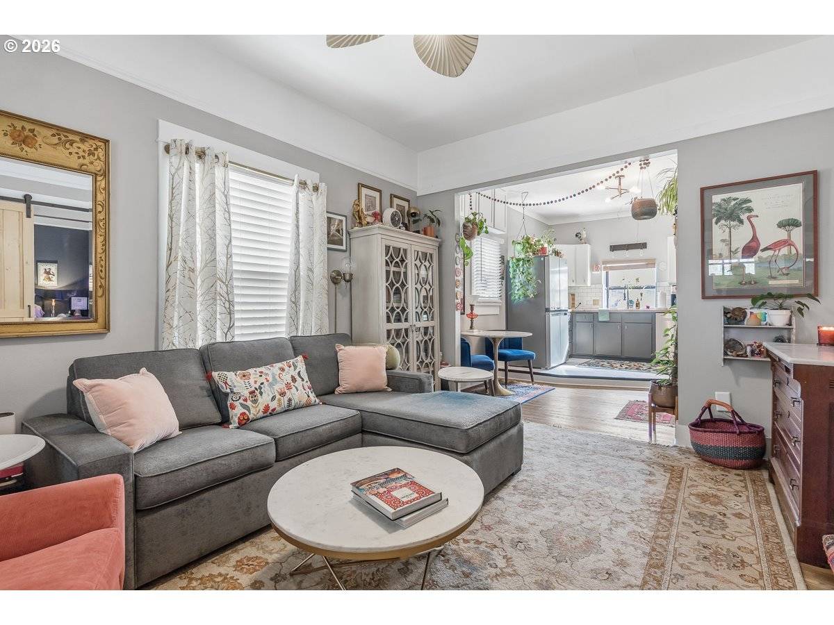 7730 SE HENRY PL, Portland, OR 97206