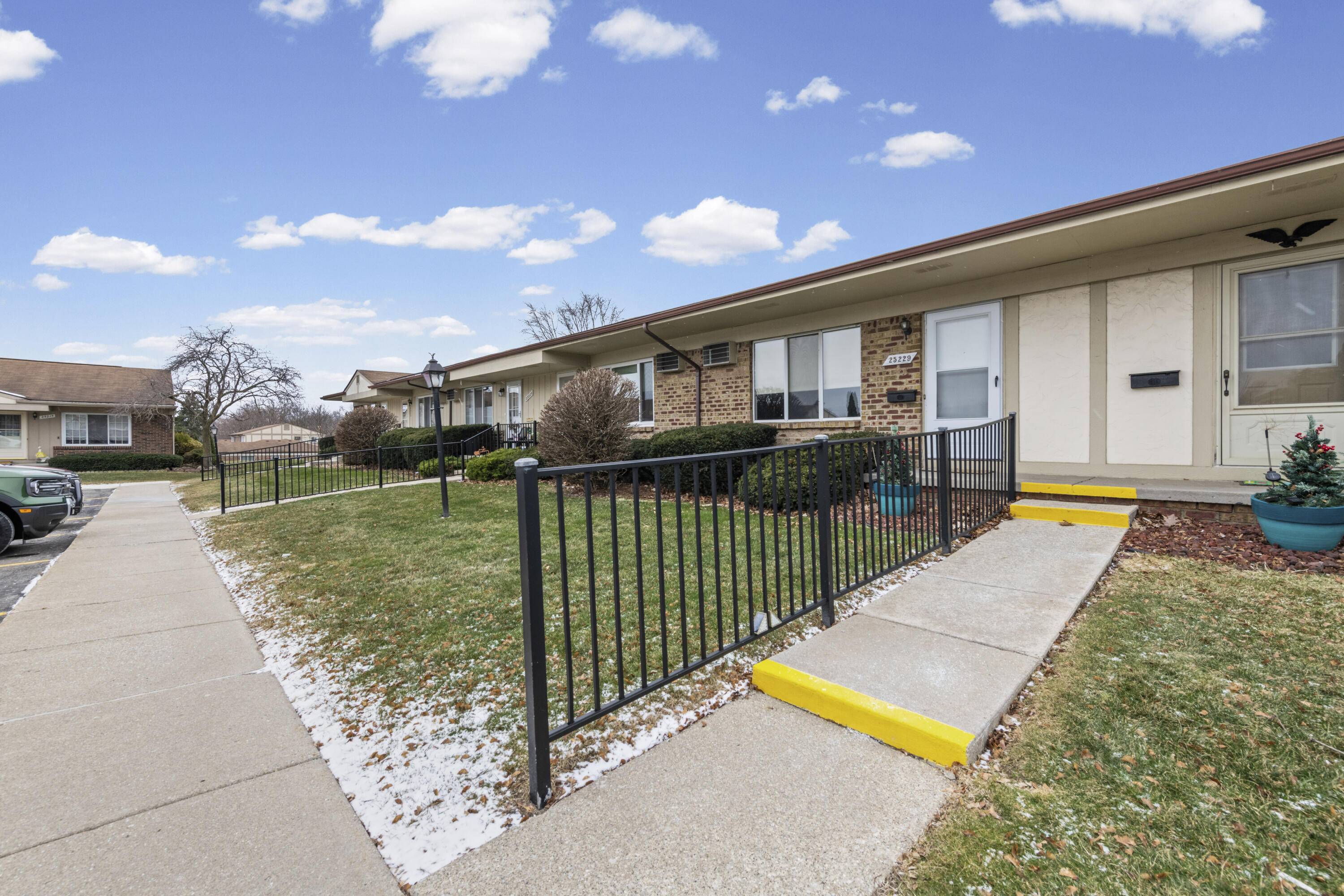 25229 Franklin TER #5, South Lyon City, MI 48178