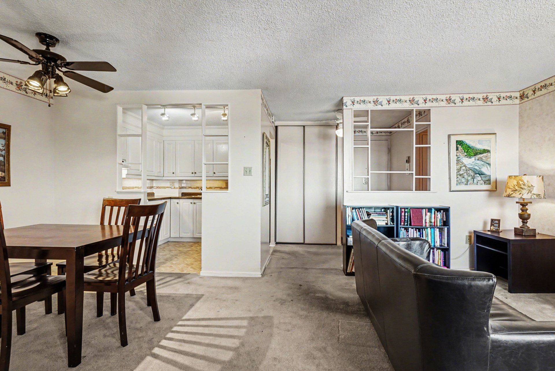 915 Elmsmere RD #1106, Beacon Hill North - South And Area, ON K1J 8H8