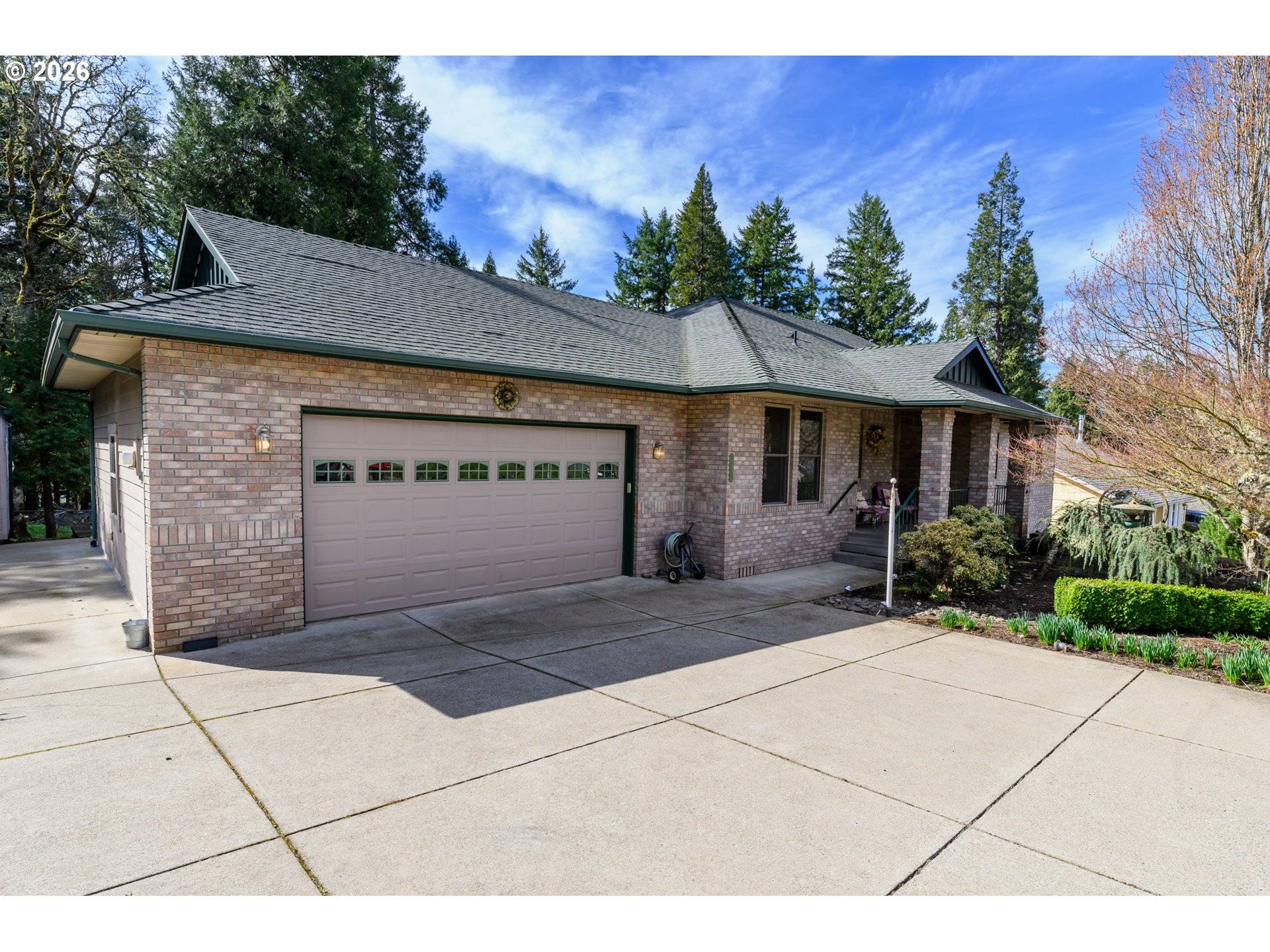48482 E MEADOW WAY, Oakridge, OR 97463