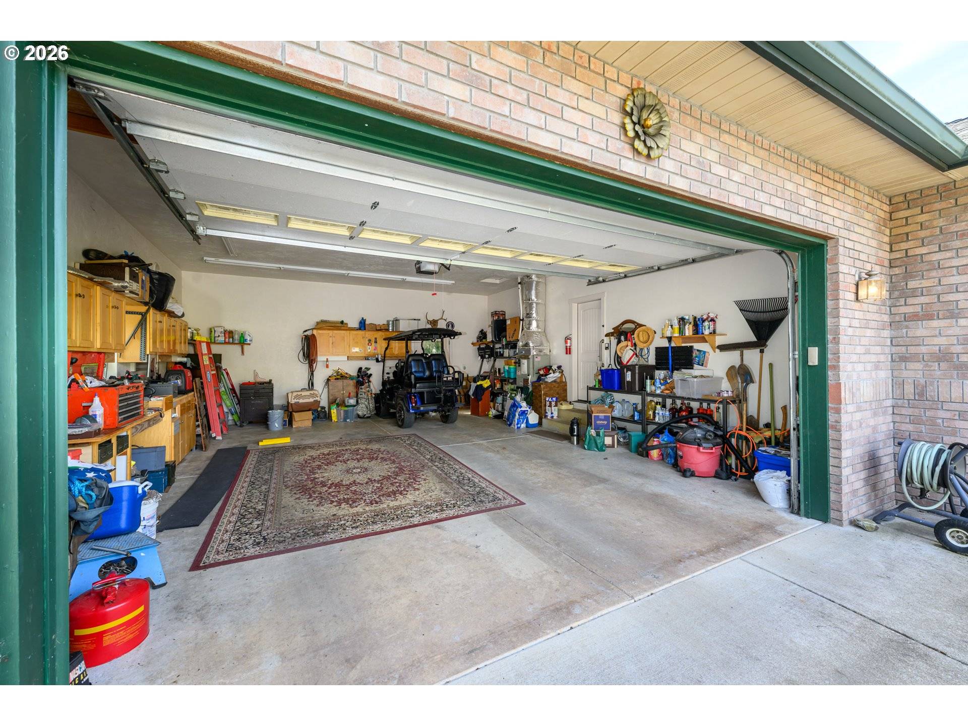 48482 E MEADOW WAY, Oakridge, OR 97463