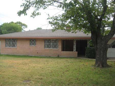 1500 W Baldridge Street, Ennis, TX 75119