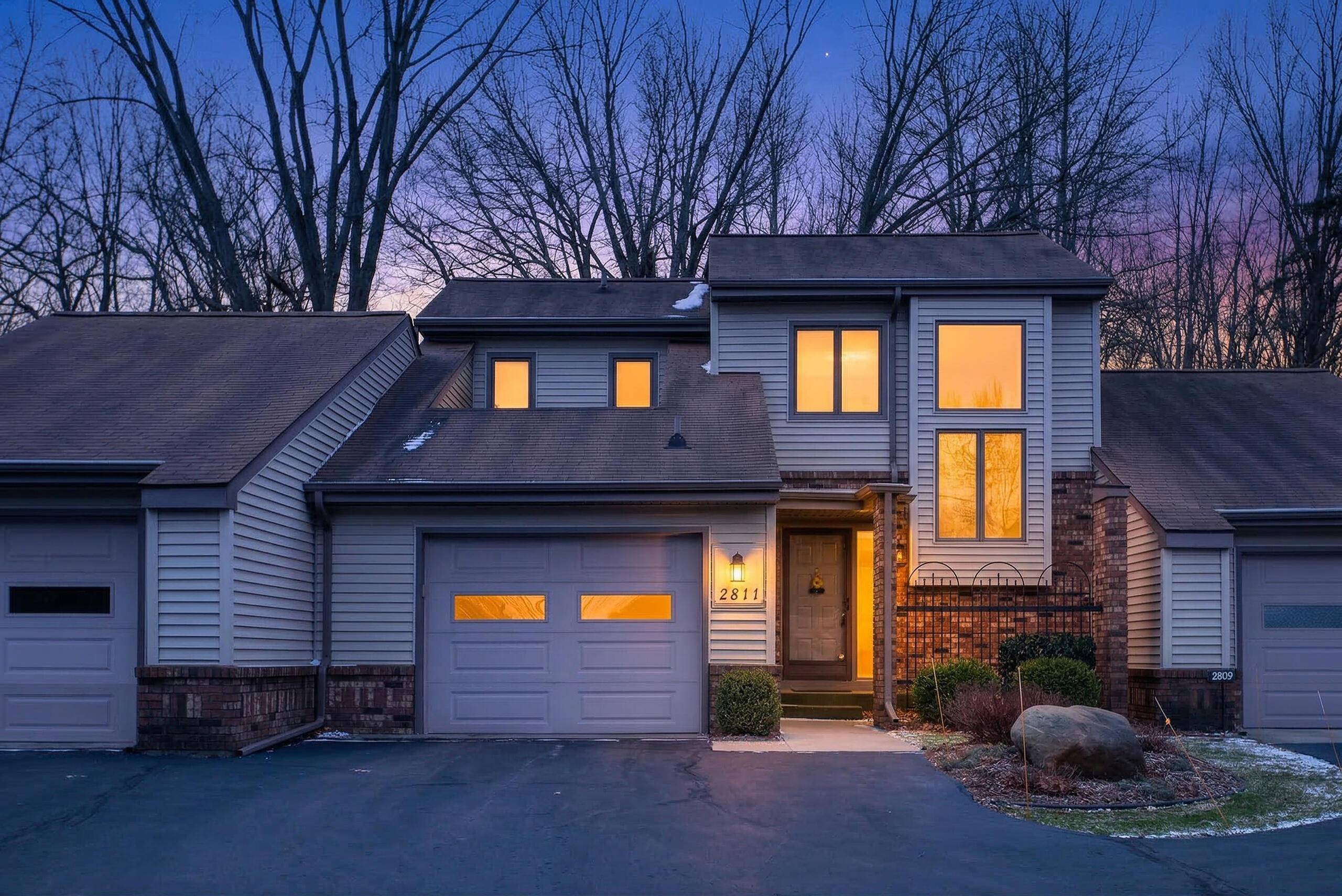 2811 S Wooddale DR, Summit Twp, MI 49203