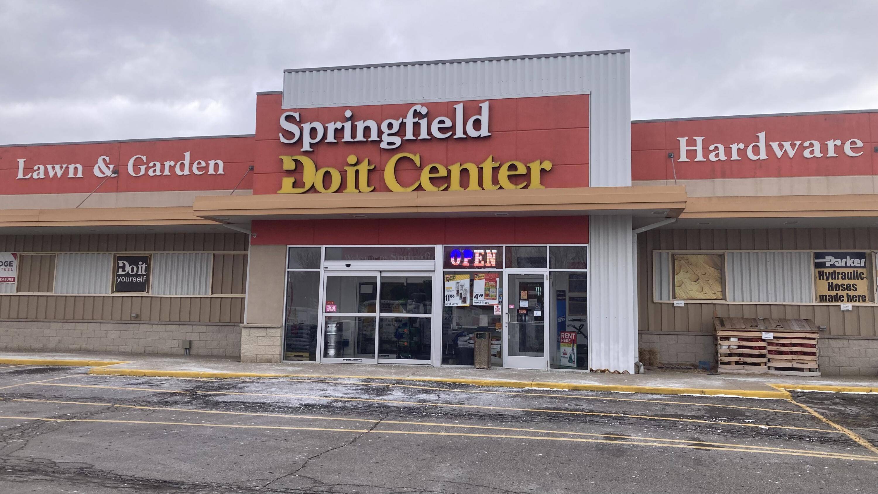 1583 W Dickman RD, Springfield City, MI 49037