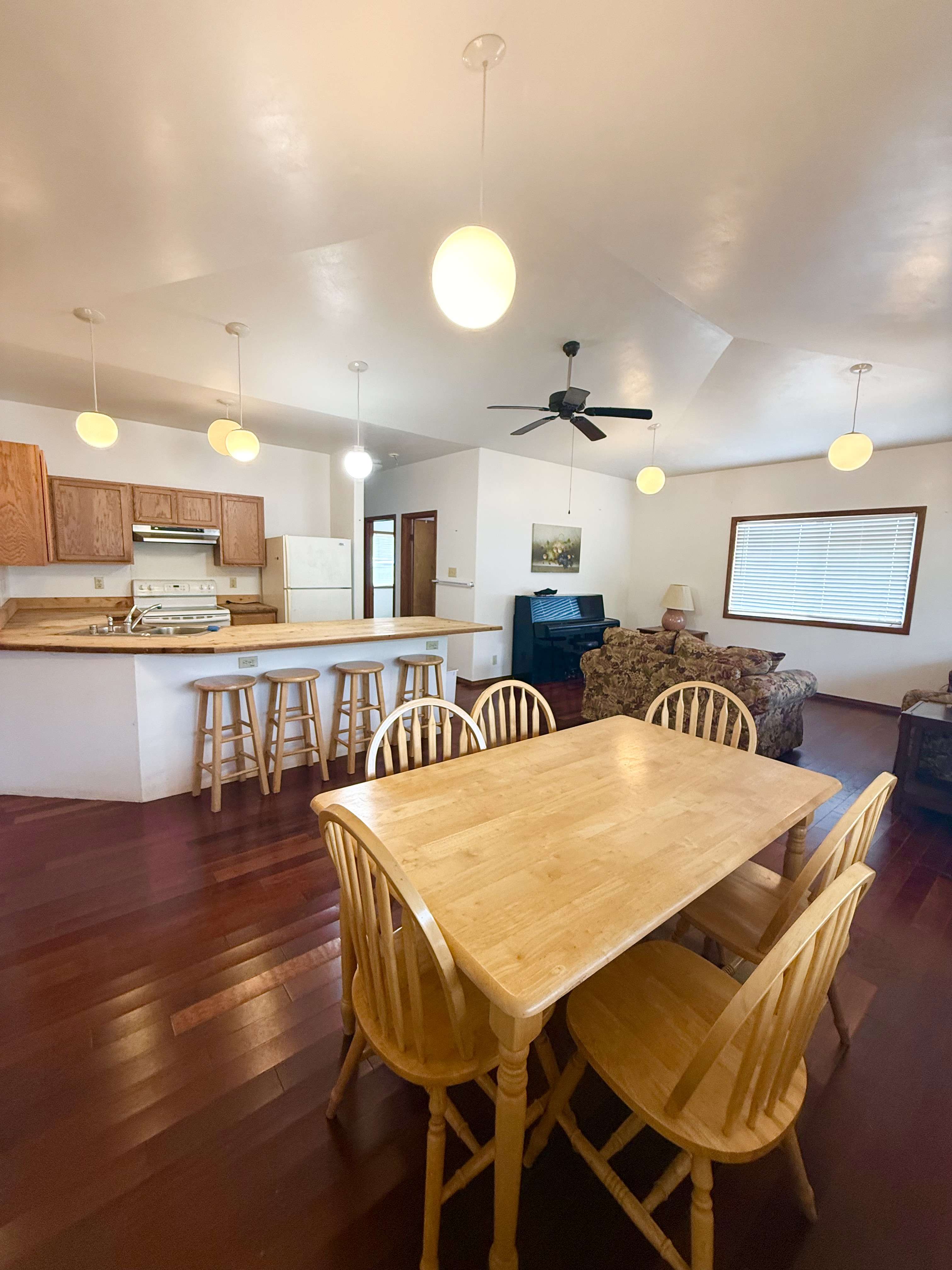95-1237 OHAI RD, Naalehu, HI 96772