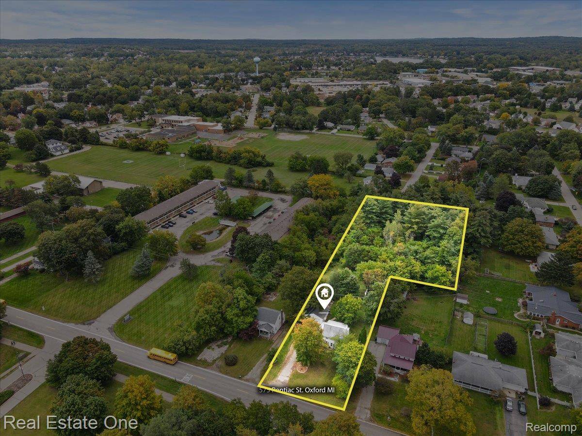 575 Pontiac ST, Oxford Charter Township, MI 48371