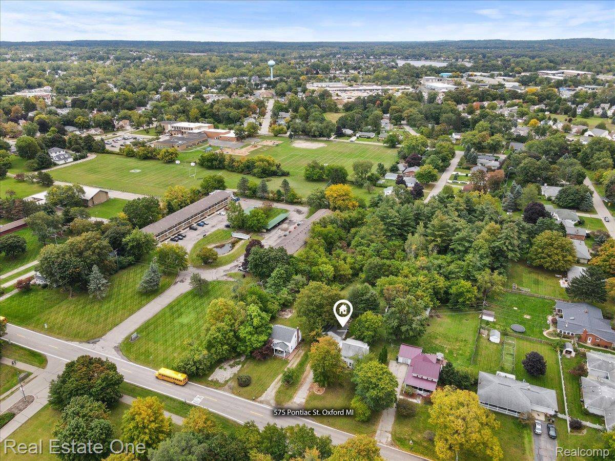 575 Pontiac ST, Oxford Charter Township, MI 48371
