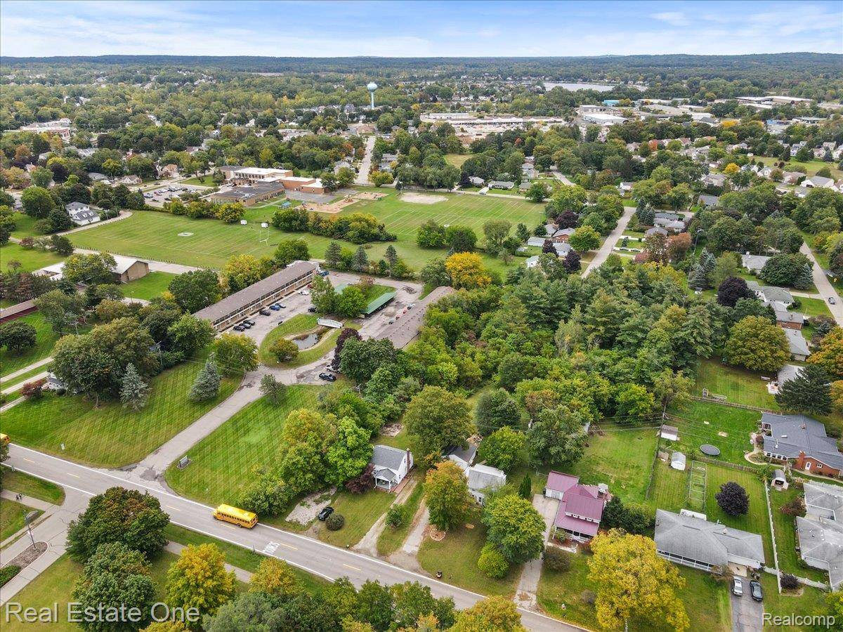 575 Pontiac ST, Oxford Charter Township, MI 48371