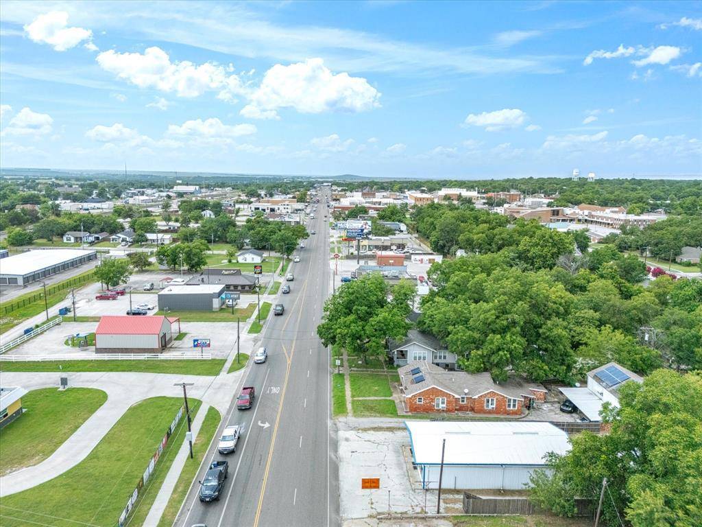 413 E Wise Street, Bowie, TX 76230