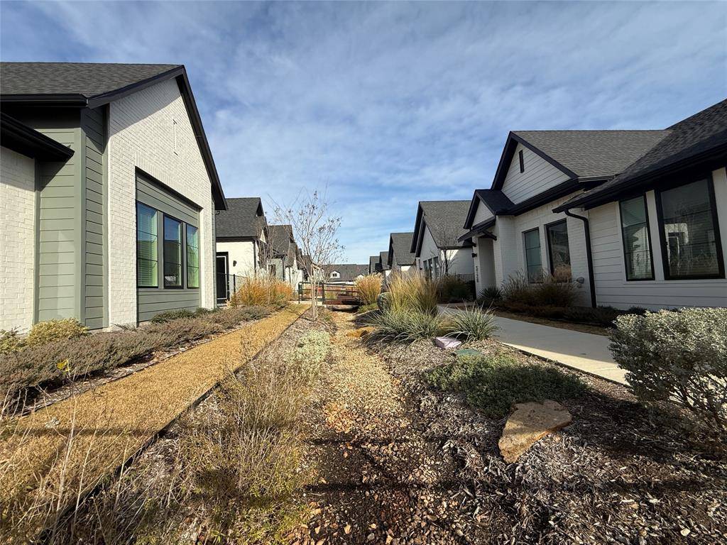 3135 Winter Rose Way #RR # 60, Arlington, TX 76005