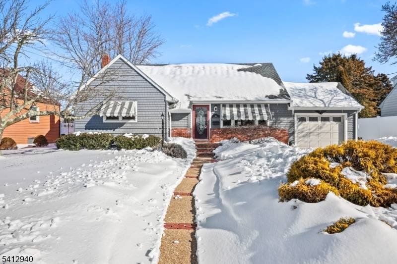 114 Memorial Pkwy, Atlantic Highlands Boro, NJ 07716