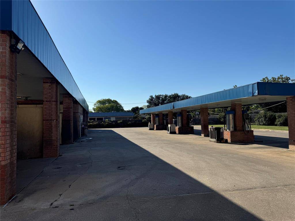 3025 Arapaho Road, Garland, TX 75044