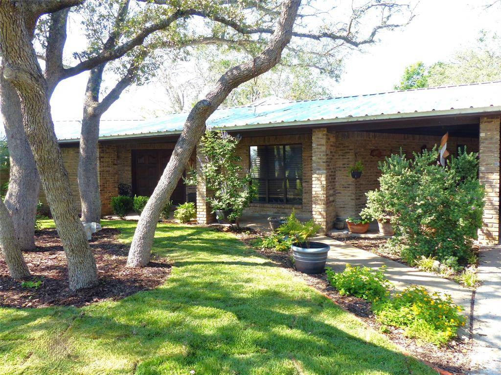 135 Lakeview, Brady, TX 76825