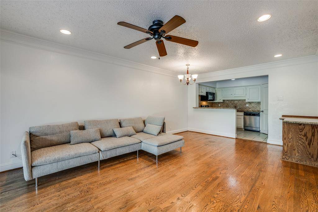 5325 Fleetwood Oaks Avenue #253, Dallas, TX 75235