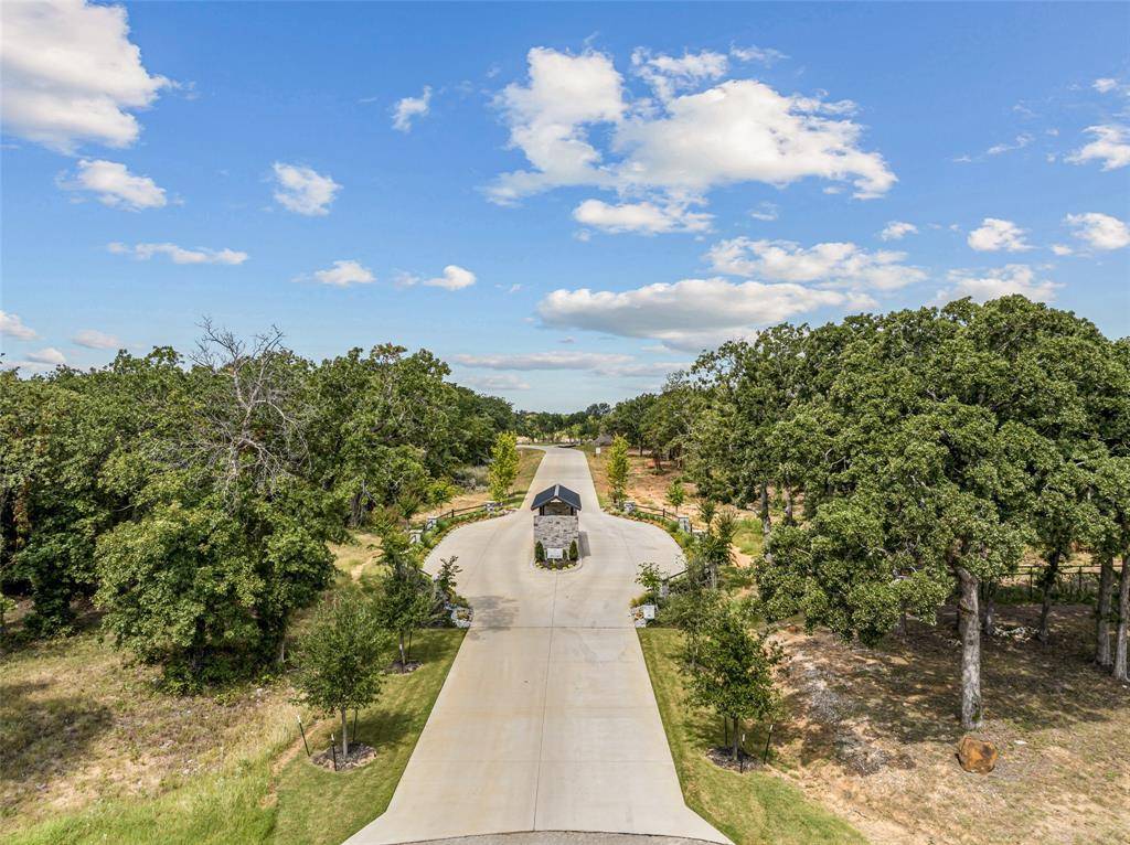 813 Ginger's Way, Bartonville, TX 76226
