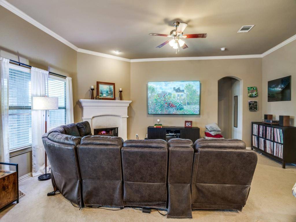 315 Crosscreek Drive, Princeton, TX 75407