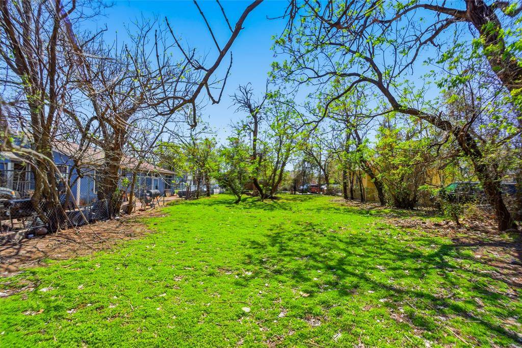 1835 Akron Street, Dallas, TX 75212