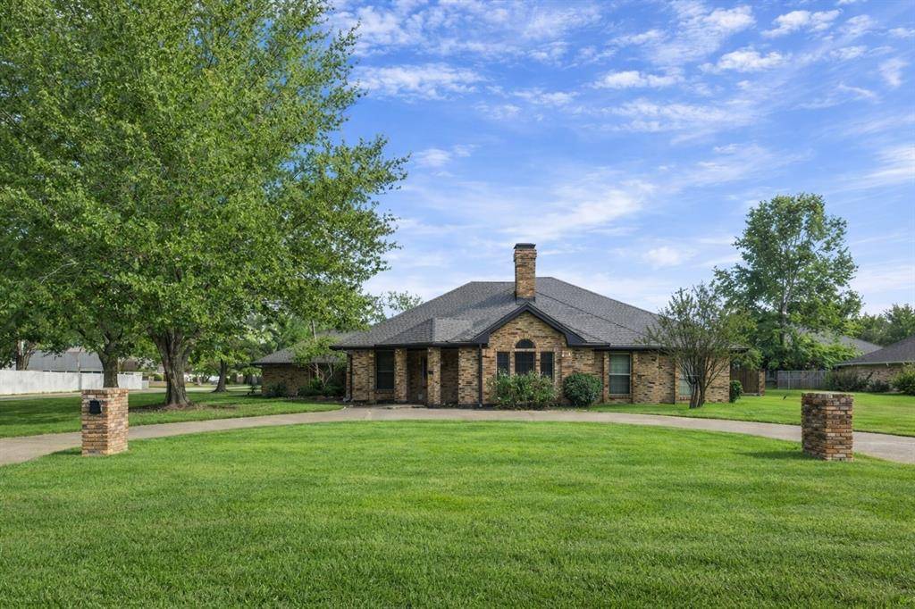 1178 E Oval Drive, Athens, TX 75751