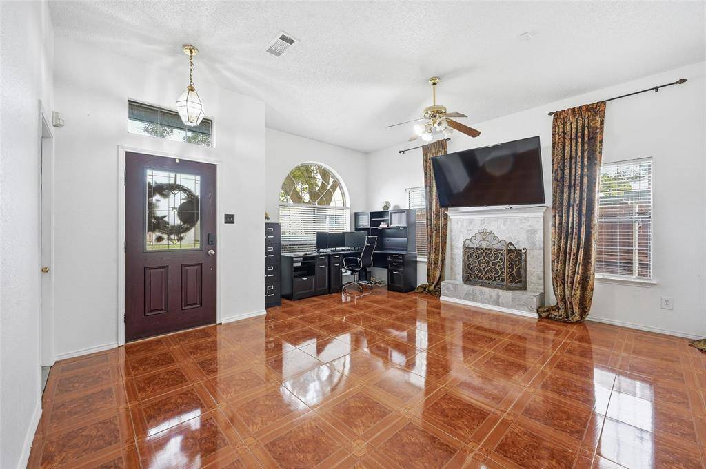 2400 Park Crest Court, Irving, TX 75060