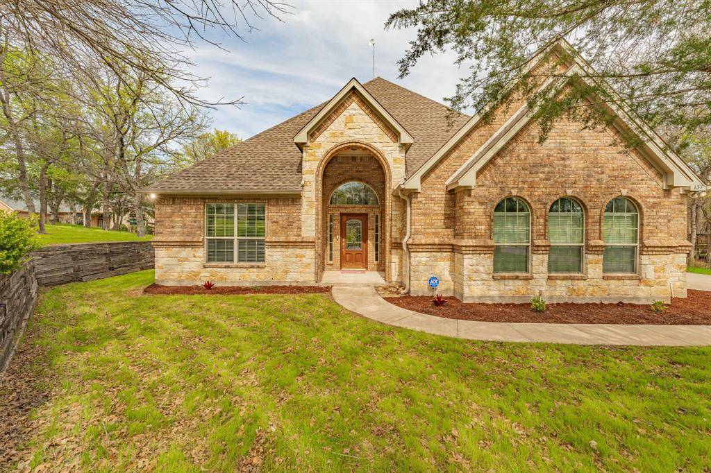 137 N Natural Spring Lane, Azle, TX 76020