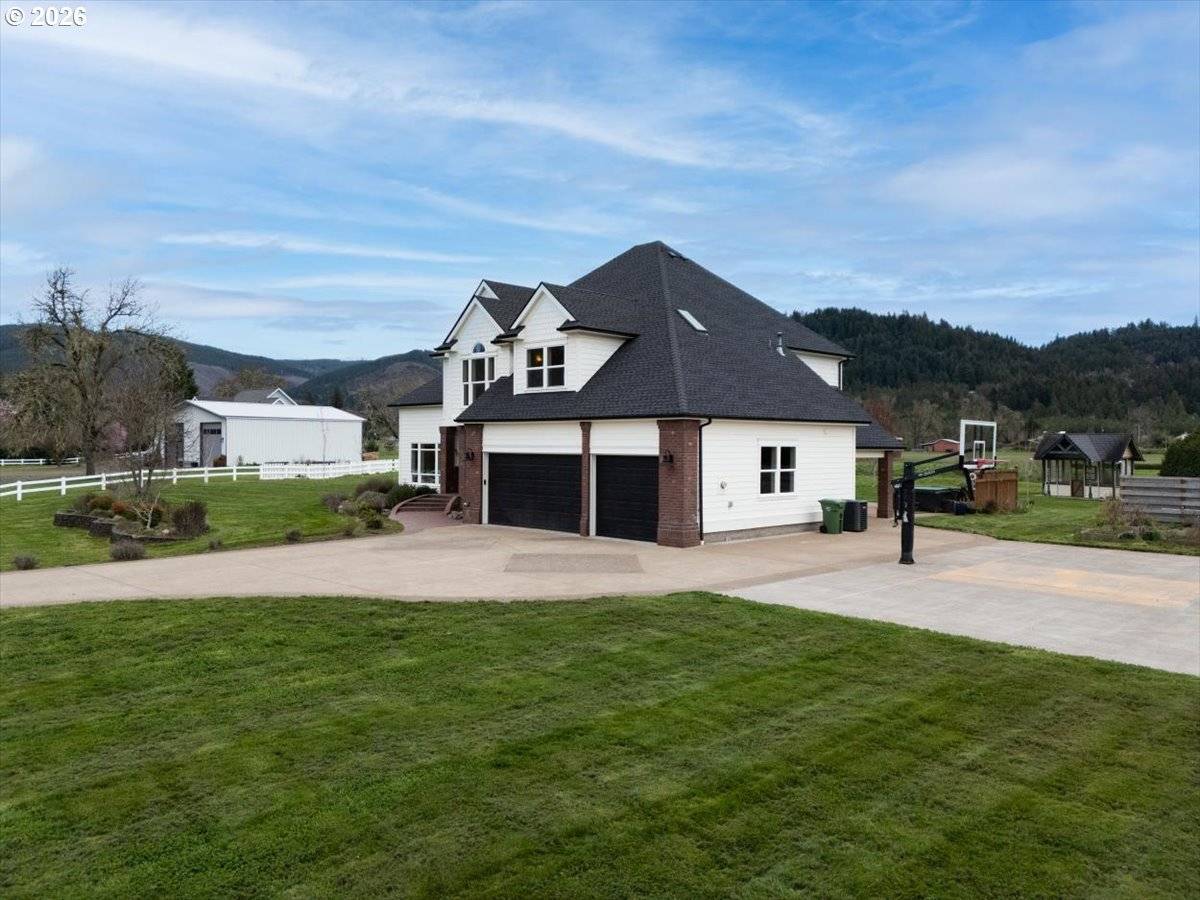 78250 MEADOW PARK DR, Cottage Grove, OR 97424