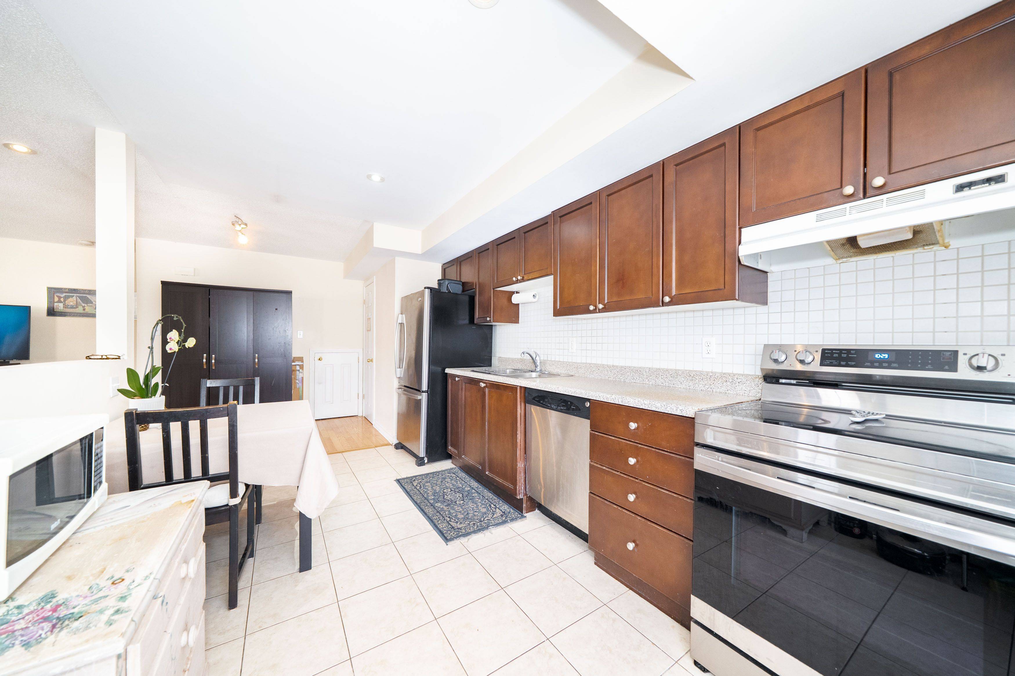 64 Sidney Belsey CRES #301, Toronto W04, ON M6M 5J4