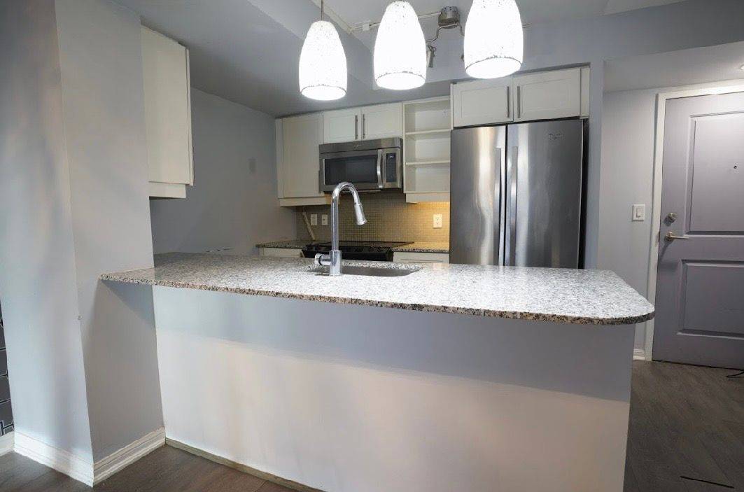 35 Bastion ST #706, Toronto C01, ON M5V 0C2