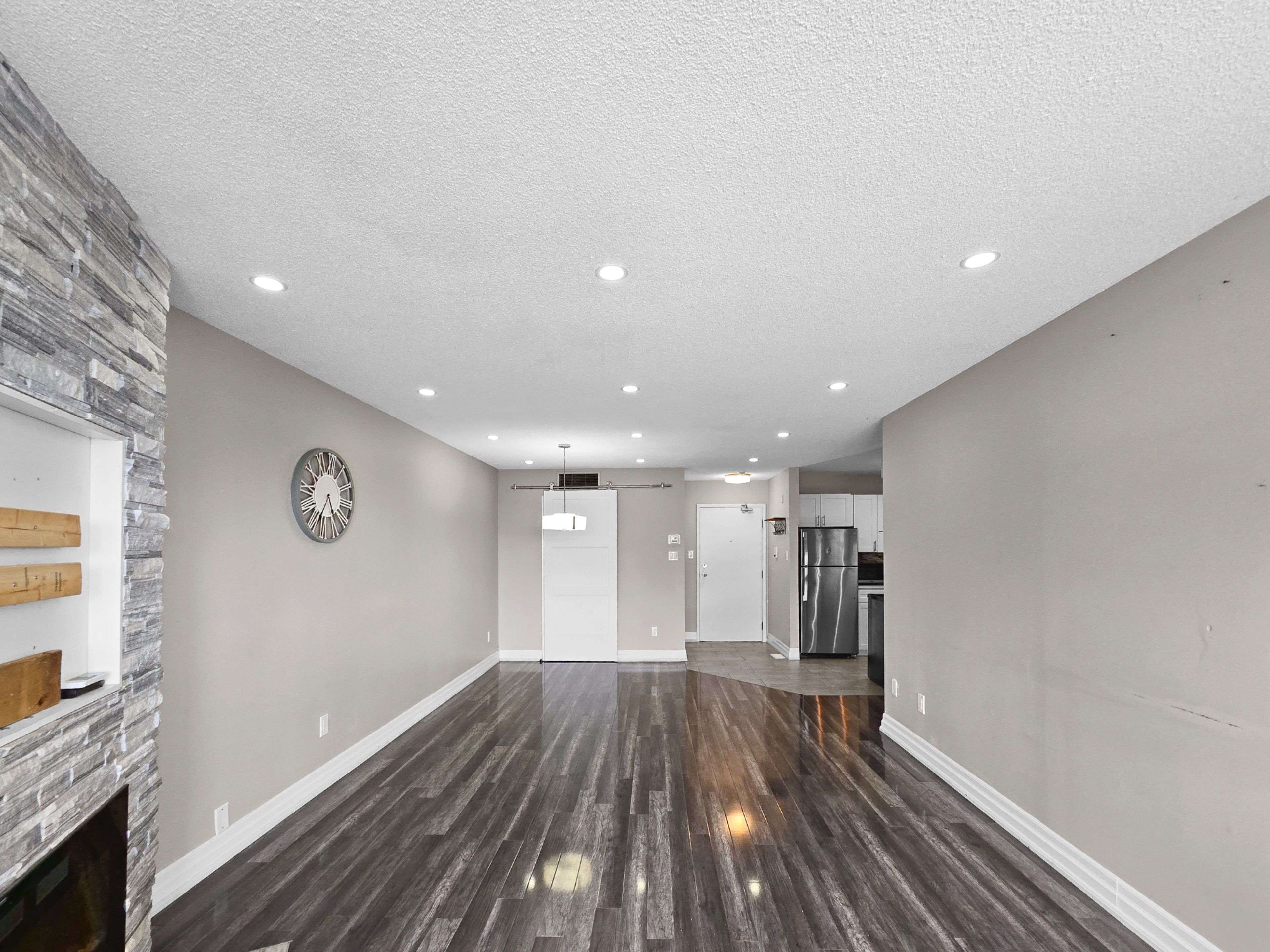 120 Bell Farm RD N #204, Barrie, ON L4M 6J2